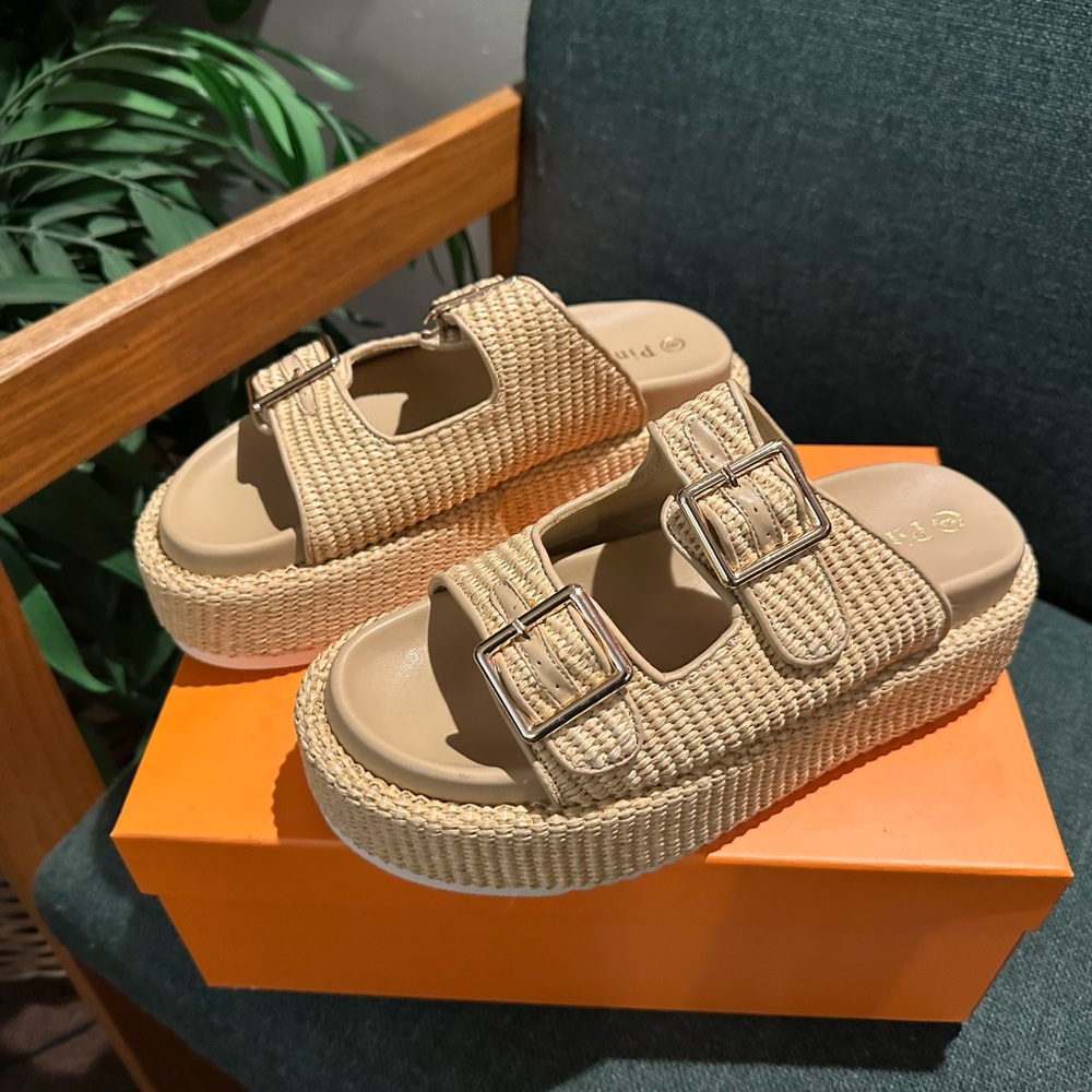 Stylish Tan Platform Sandals(NEW)